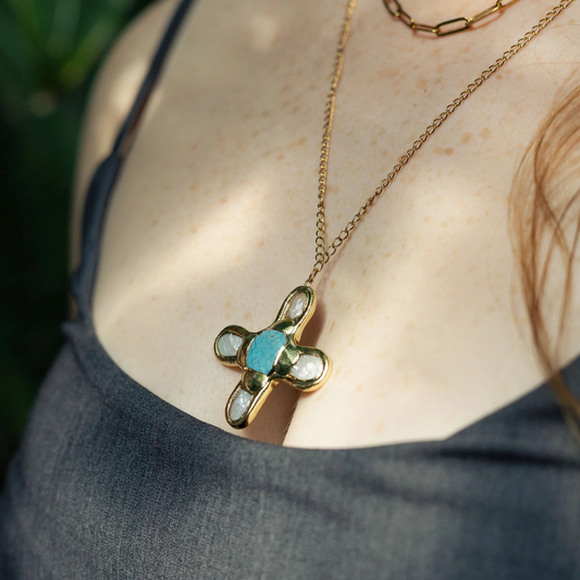 The Amara Pendant